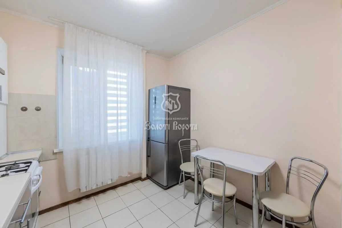 Фото Продаю 3 кімнатну квартиру, 70 кв. м, Миколи Бажана просп.  Київ, ціна: 95000 USD, код 8998