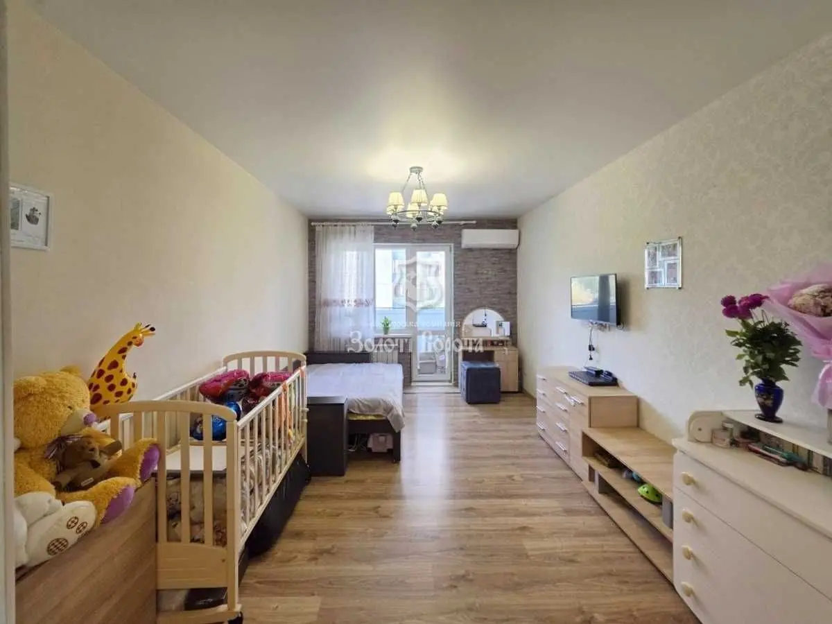 Фото Продаю 1 кімнатну квартиру, 33.4 кв. м, Милославська вул.  Київ, ціна: 40000 USD, код 9000