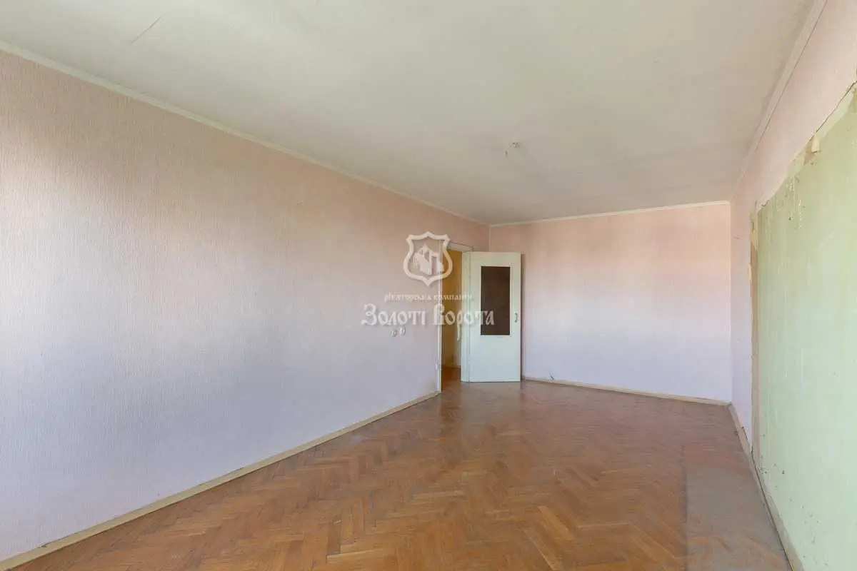 Фото Selling a 4-room apartment, 95 sq.m., Florentsii Street 5 Kyiv, price: 95000 USD, code 9007