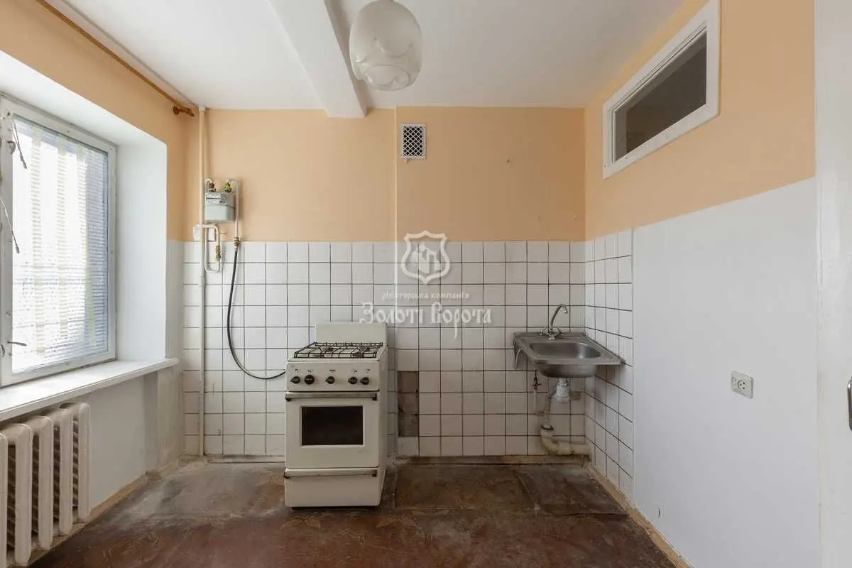 Фото Selling a 4-room apartment, 95 sq.m., Florentsii Street 5 Kyiv, price: 95000 USD, code 9007