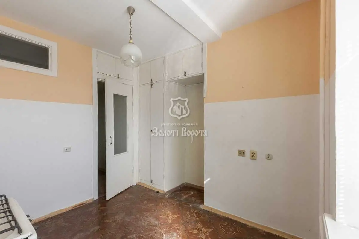 Фото Selling a 4-room apartment, 95 sq.m., Florentsii Street 5 Kyiv, price: 95000 USD, code 9007