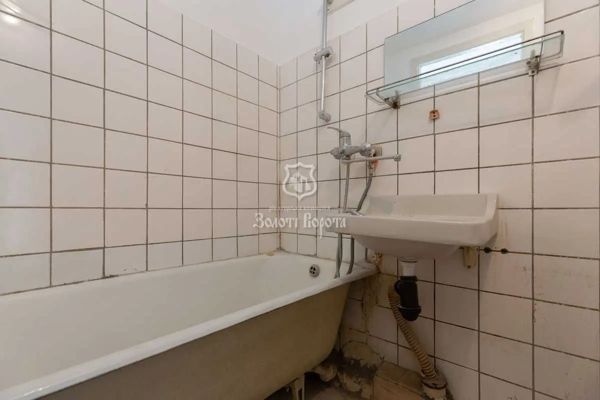 Фото Selling a 4-room apartment, 95 sq.m., Florentsii Street 5 Kyiv, price: 95000 USD, code 9007