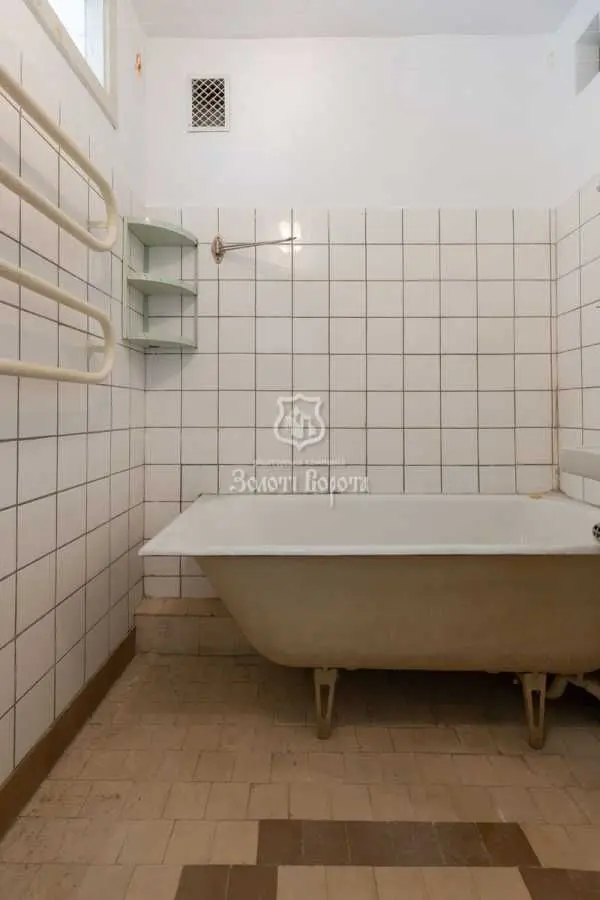 Фото Selling a 4-room apartment, 95 sq.m., Florentsii Street 5 Kyiv, price: 95000 USD, code 9007