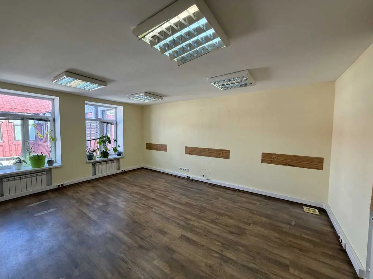 Фото Арендовать офис, Ярославская ул. 6 Киев в долгосрочную аренду, цена: 60000 UAH, код 9013
