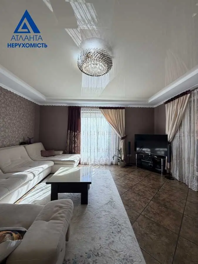 Фото Продаю будинок, 197 кв. м, Миру вул.  Полонка, ціна: 250000 USD, код 9016