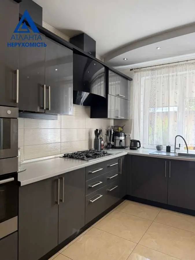 Фото Продаю будинок, 197 кв. м, Миру вул.  Полонка, ціна: 250000 USD, код 9016