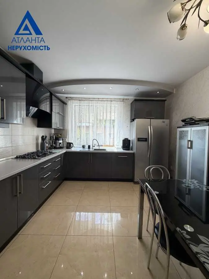Фото Продаю будинок, 197 кв. м, Миру вул.  Полонка, ціна: 250000 USD, код 9016
