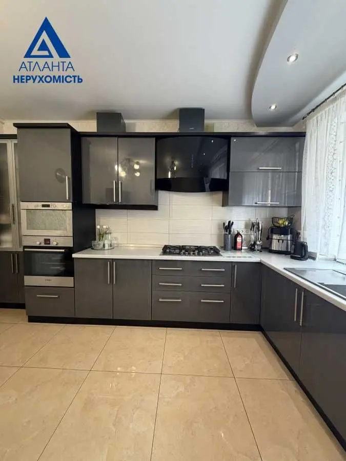 Фото Продаю будинок, 197 кв. м, Миру вул.  Полонка, ціна: 250000 USD, код 9016