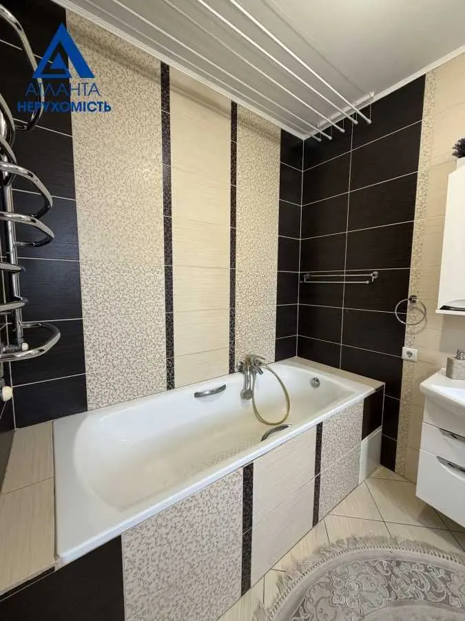 Фото Продаю будинок, 197 кв. м, Миру вул.  Полонка, ціна: 250000 USD, код 9016