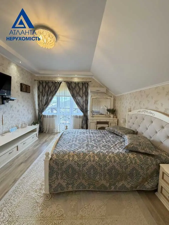 Фото Продаю будинок, 197 кв. м, Миру вул.  Полонка, ціна: 250000 USD, код 9016