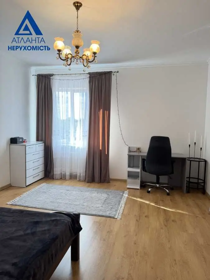 Фото Продаю будинок, 197 кв. м, Миру вул.  Полонка, ціна: 250000 USD, код 9016