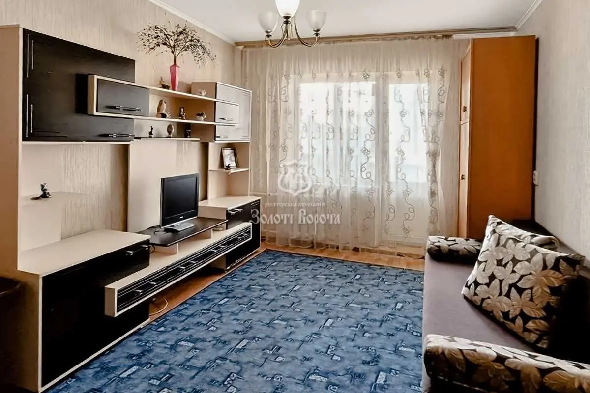 Фото Продаю 1-комнатную квартиру, 42.2 кв. м, Милославская ул. 31б Киев, цена: 54000 USD, код 9024
