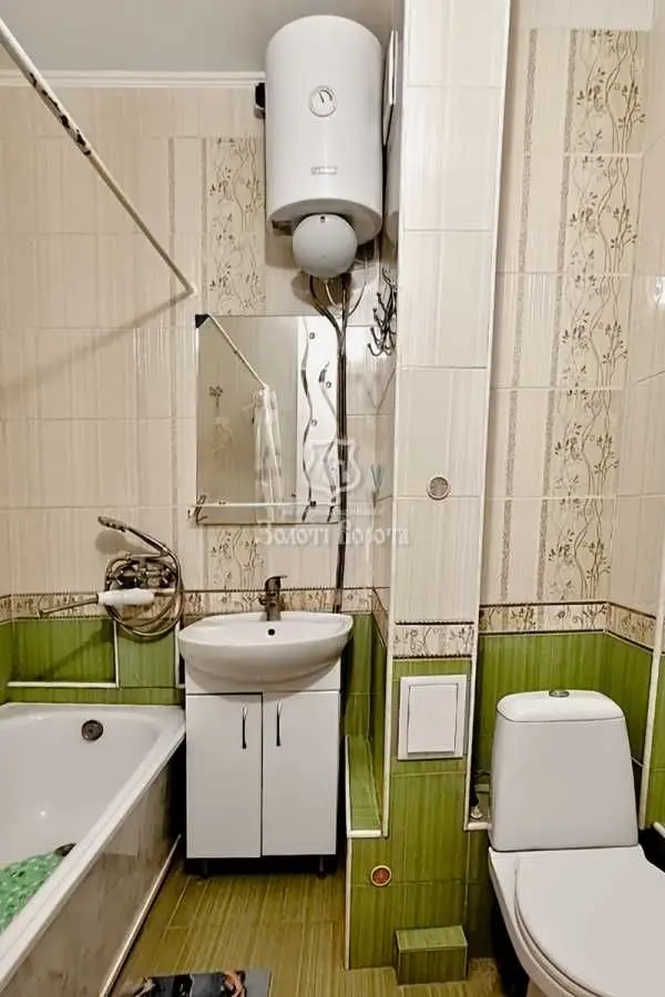 Фото Продаю 1-комнатную квартиру, 42.2 кв. м, Милославская ул. 31б Киев, цена: 54000 USD, код 9024
