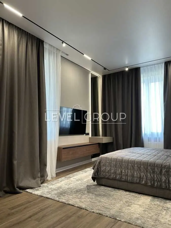 Фото Продаю 2 кімнатну квартиру, 77 кв. м, Микільсько-Слобідська вул.  Київ, ціна: 205000 USD, код 9026