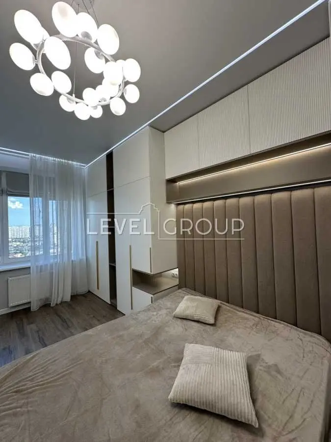 Фото Продаю 2 кімнатну квартиру, 77 кв. м, Микільсько-Слобідська вул.  Київ, ціна: 205000 USD, код 9026