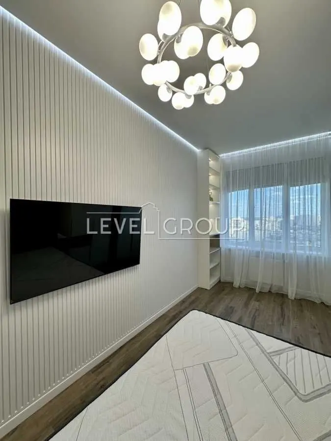 Фото Продаю 2 кімнатну квартиру, 77 кв. м, Микільсько-Слобідська вул.  Київ, ціна: 205000 USD, код 9026
