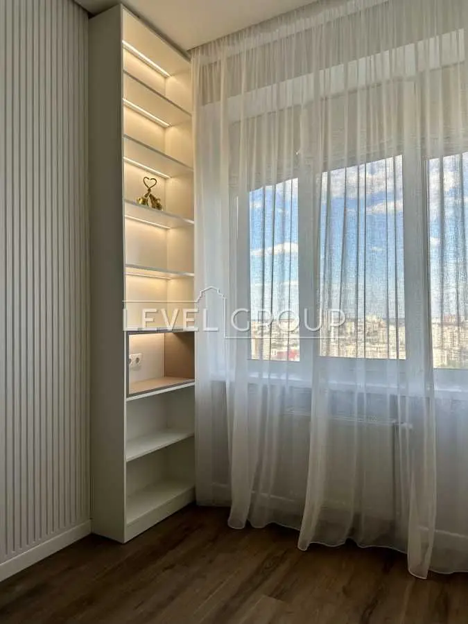 Фото Продаю 2 кімнатну квартиру, 77 кв. м, Микільсько-Слобідська вул.  Київ, ціна: 205000 USD, код 9026