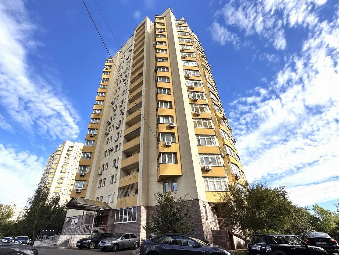 Фото Снять 1-комнатную квартиру, Митрополита Андрея Шептицкого ул. (Анатолия Луначарского) 14 Киев в долгосрочную аренду, цена: 15000 UAH, код 9054