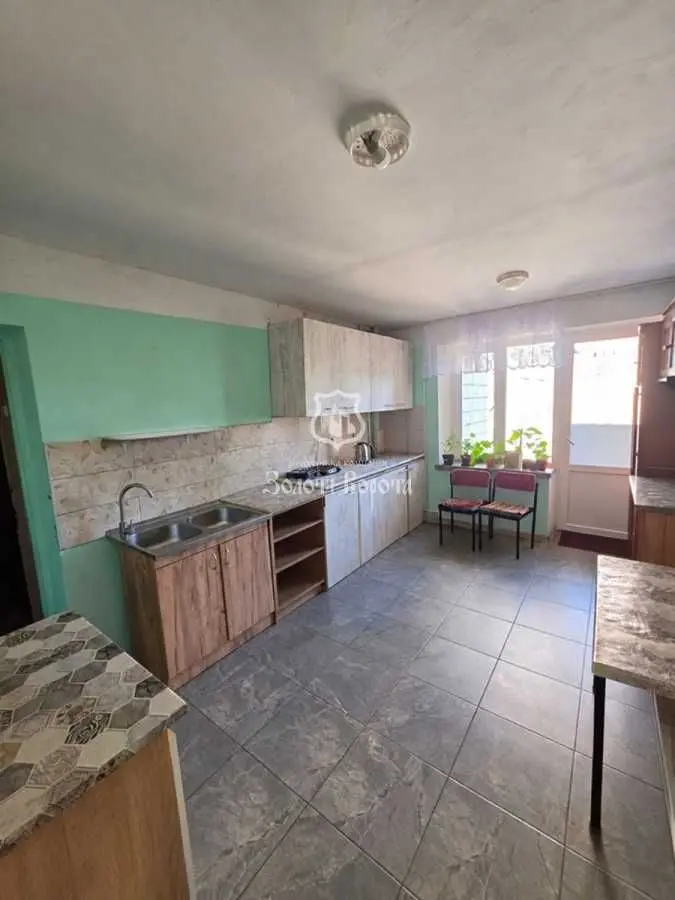 Фото Продаю 8 кімнатну квартиру, 20.31 кв. м, Світлицького вул. 24а Київ, ціна: 18000 USD, код 9058