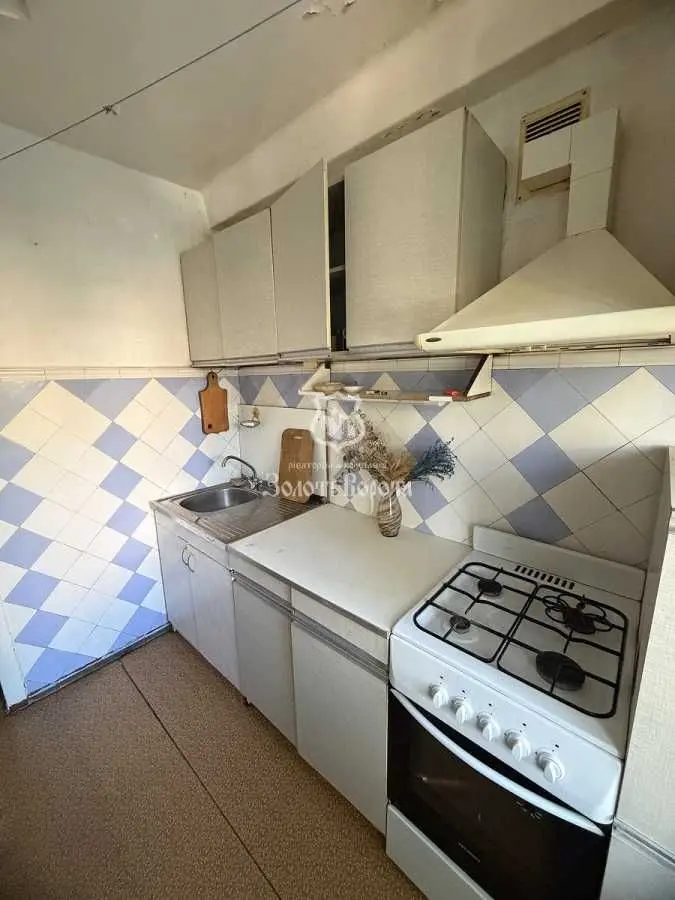 Фото Selling a 2-room apartment, 41.7 sq.m., Sobornosti avenue 1в Kyiv, price: 43000 USD, code 9063
