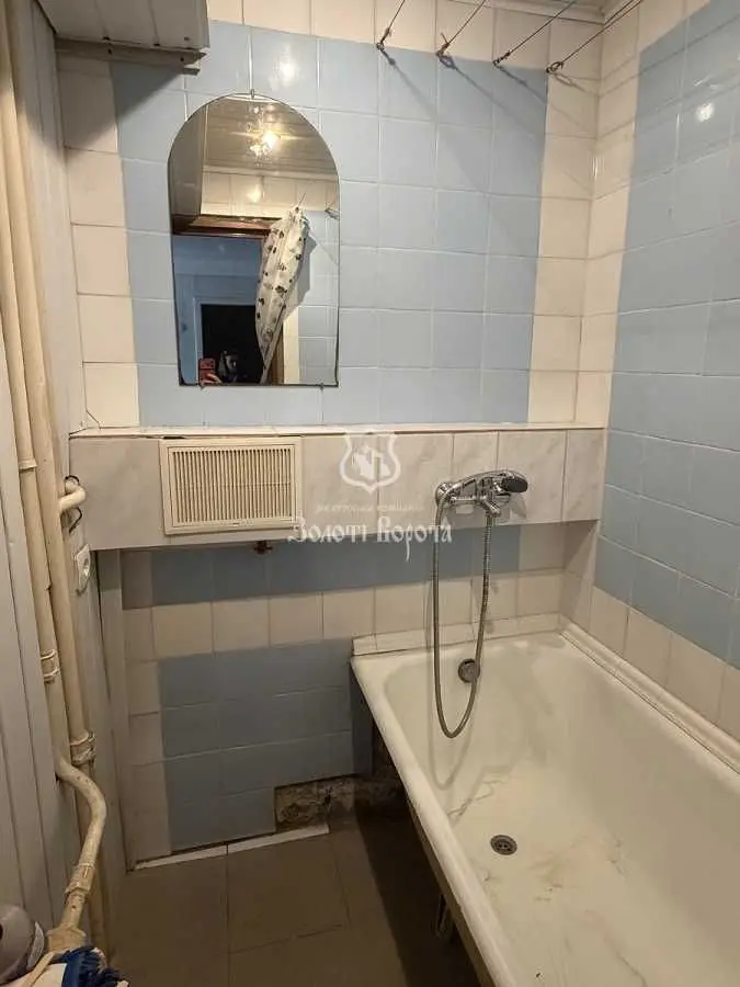 Фото Selling a 2-room apartment, 41.7 sq.m., Sobornosti avenue 1в Kyiv, price: 43000 USD, code 9063