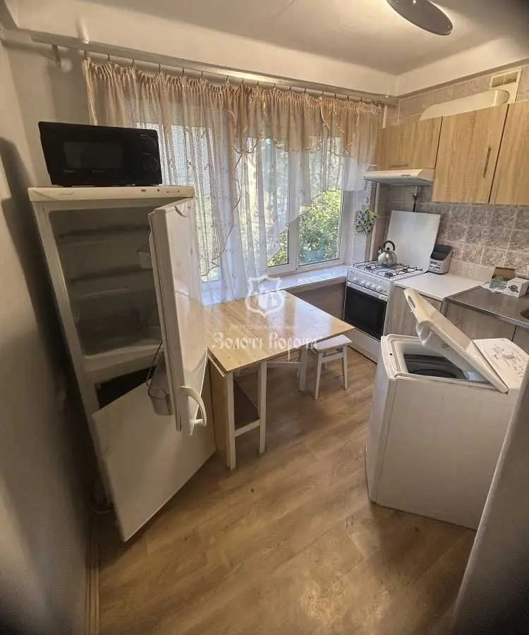 Фото Продаю 1-комнатную квартиру, 28.4 кв. м, Братиславская ул. 6 Киев, цена: 42000 USD, код 9068