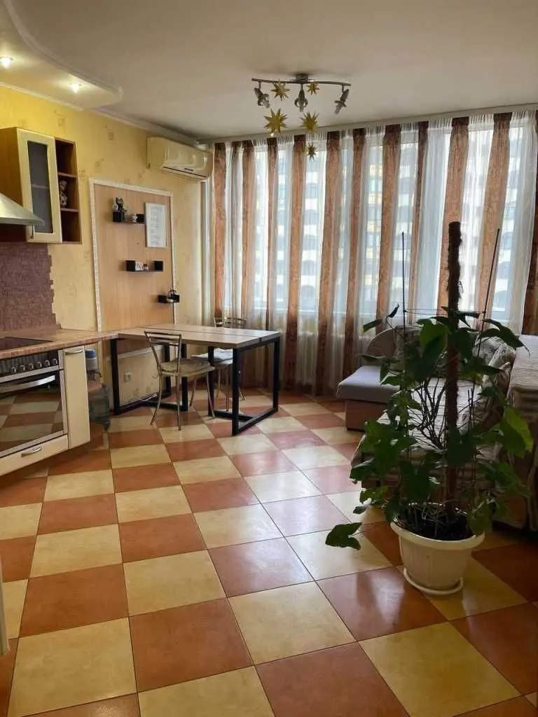 Фото Зняти 1 кімнатну квартиру, В’ячеслава Чорновола вул. 20 Київ в довгострокову оренду, ціна: 22000 UAH, код 9079