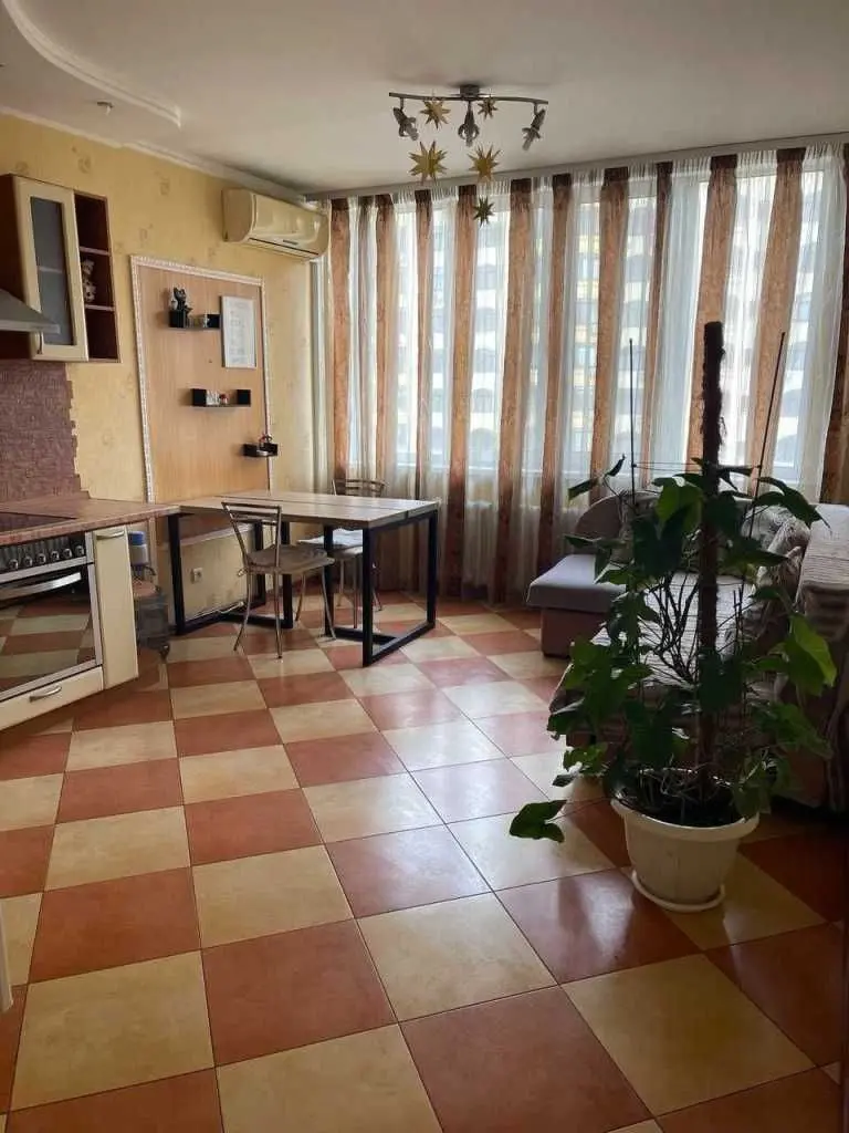 Фото Зняти 1 кімнатну квартиру, В’ячеслава Чорновола вул. 20 Київ в довгострокову оренду, ціна: 22000 UAH, код 9079
