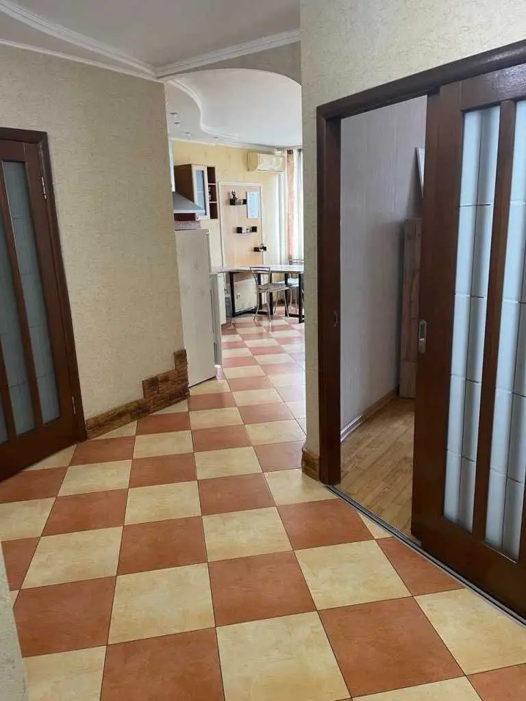 Фото Зняти 1 кімнатну квартиру, В’ячеслава Чорновола вул. 20 Київ в довгострокову оренду, ціна: 22000 UAH, код 9079