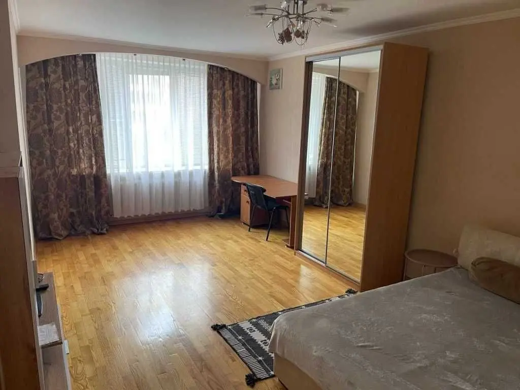 Фото Зняти 1 кімнатну квартиру, В’ячеслава Чорновола вул. 20 Київ в довгострокову оренду, ціна: 22000 UAH, код 9079