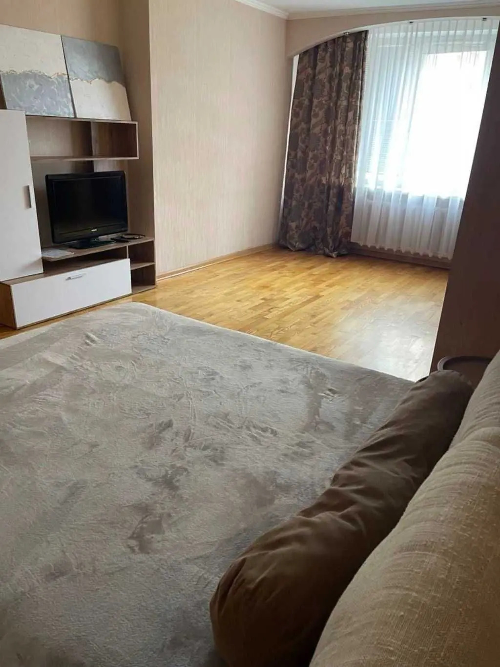 Фото Зняти 1 кімнатну квартиру, В’ячеслава Чорновола вул. 20 Київ в довгострокову оренду, ціна: 22000 UAH, код 9079