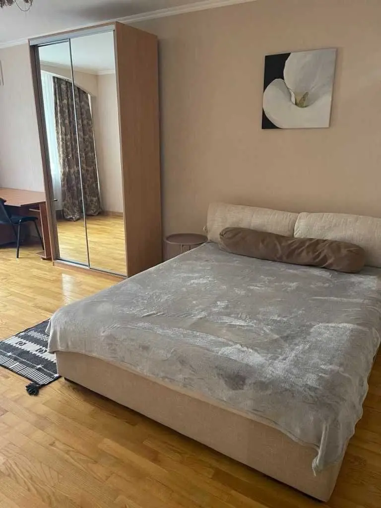 Фото Зняти 1 кімнатну квартиру, В’ячеслава Чорновола вул. 20 Київ в довгострокову оренду, ціна: 22000 UAH, код 9079