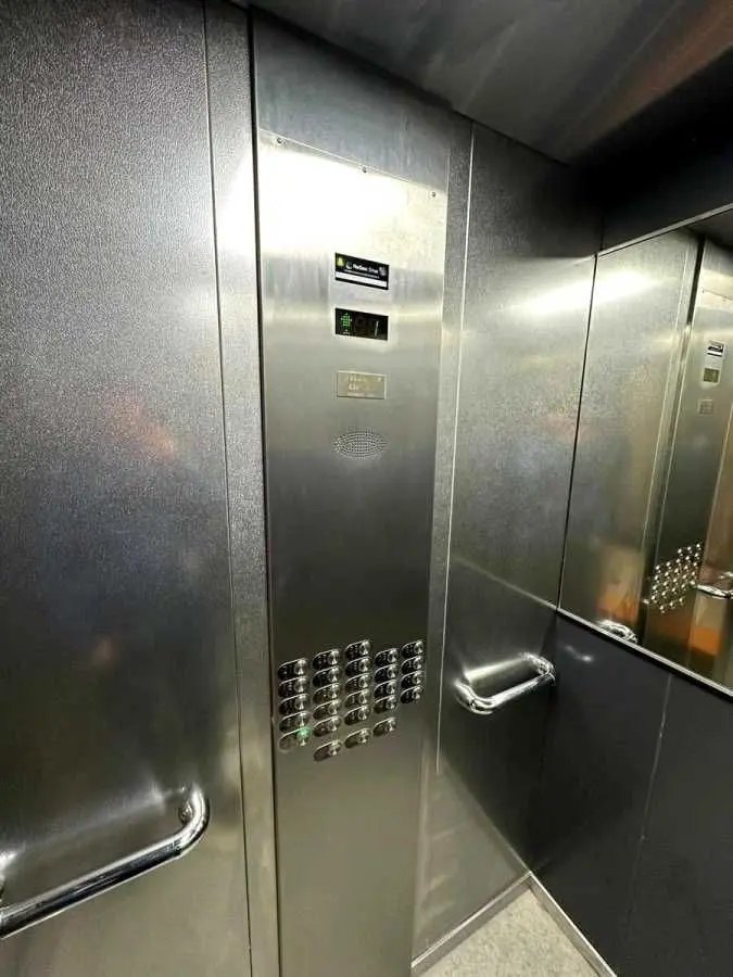 Фото Selling a 2-room apartment, 71 sq.m., Rodyny Kristeriv street  Kyiv, price: 105000 USD, code 9086