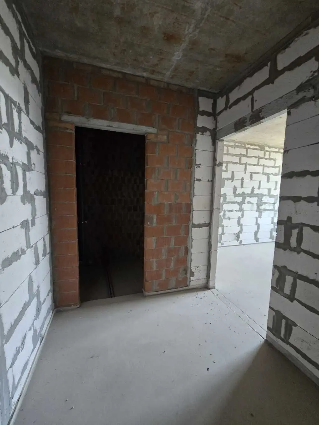 Фото Selling a 2-room apartment, 59 sq.m., Akademika Zabolotnoho Street  Kyiv, price: 85000 USD, code 9092