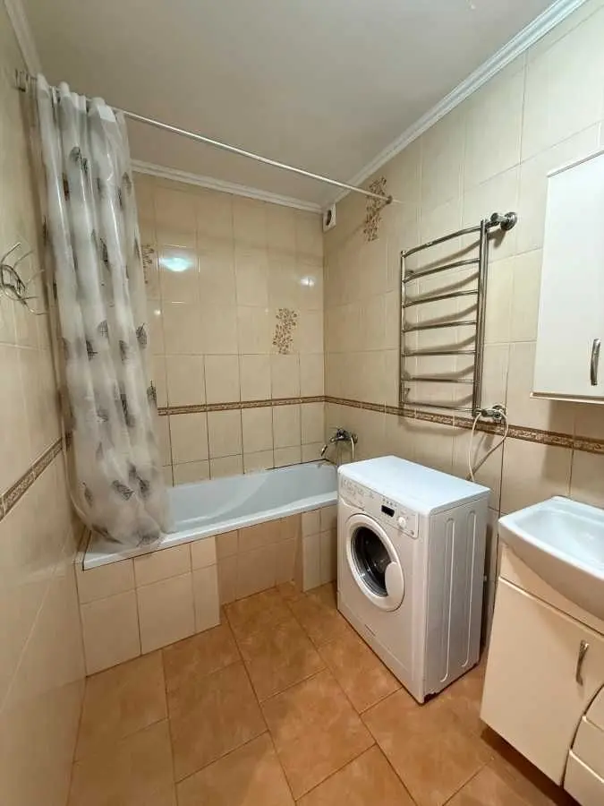Фото Selling a 3-room apartment, 75 sq.m., Hrushevskoho Street  Brovary, price: 75000 USD, code 9100