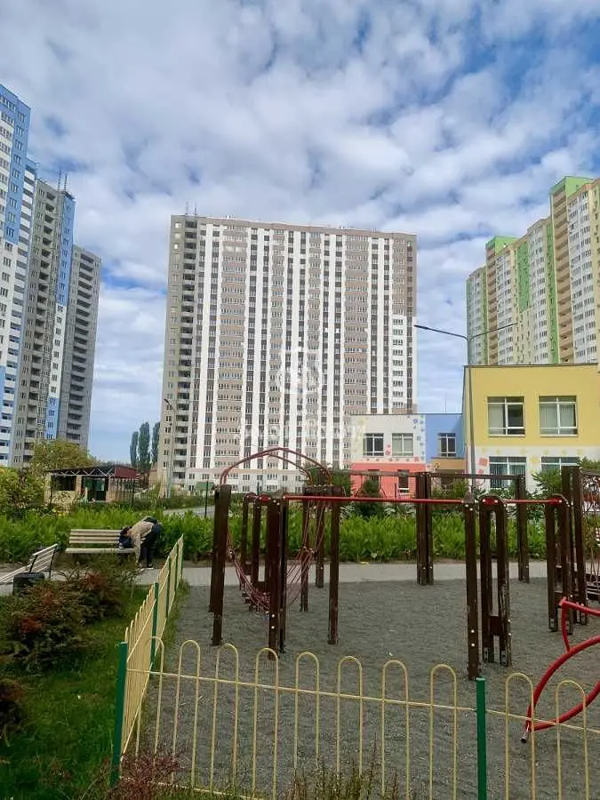 Фото Selling a 3-room apartment, 76.6 sq.m., Dokivska Street  Kotsiubynske, price: 74000 USD, code 9111