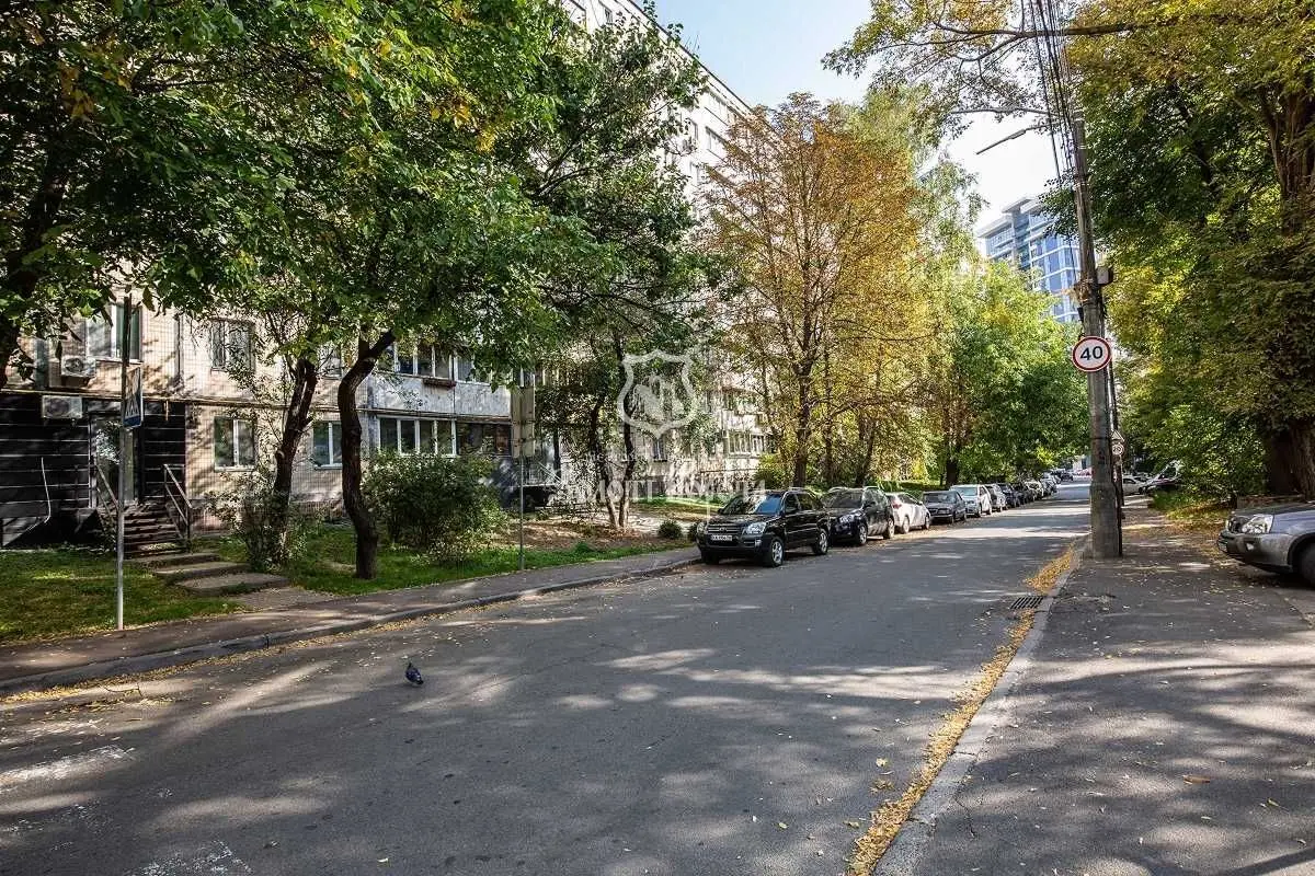 Фото Продаю офіс, 64 кв. м, Звіринецька вул. 61 Київ, ціна: 200000 USD, код 9112