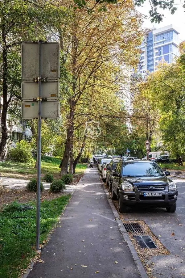 Фото Продаю офіс, 64 кв. м, Звіринецька вул. 61 Київ, ціна: 200000 USD, код 9112