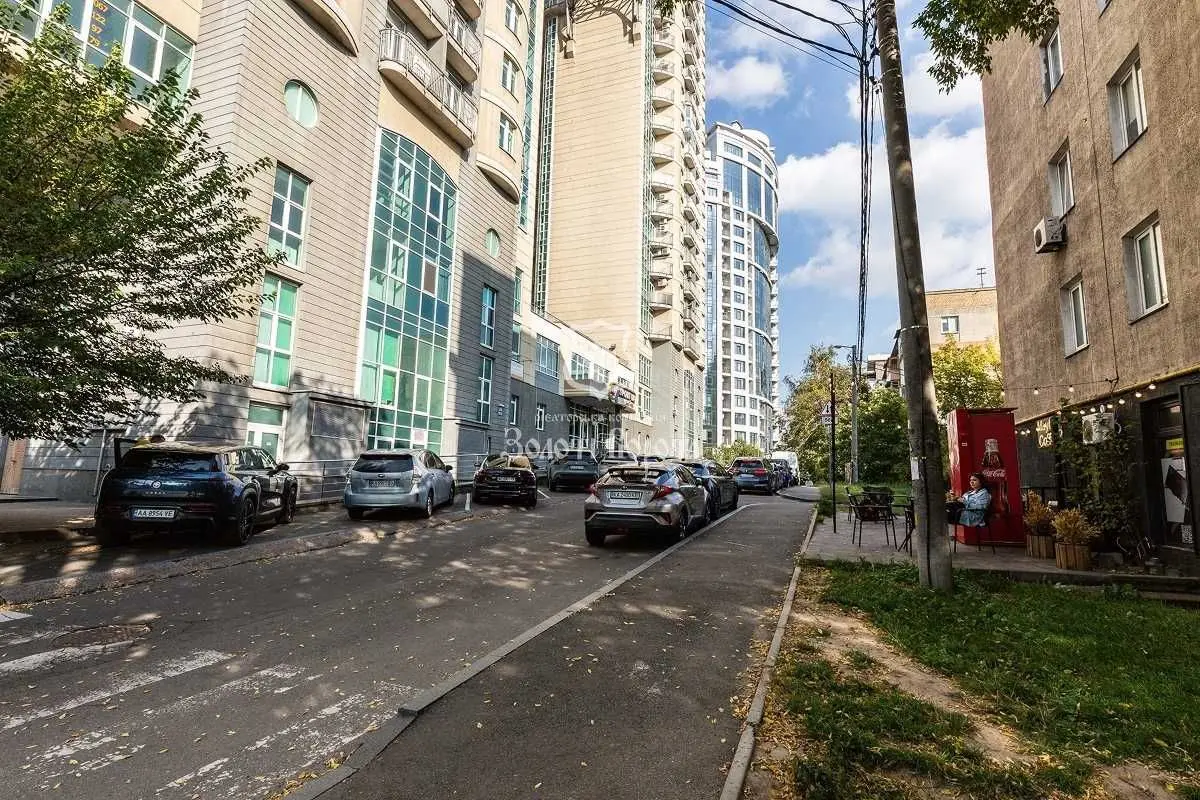 Фото Продаю офіс, 64 кв. м, Звіринецька вул. 61 Київ, ціна: 200000 USD, код 9112