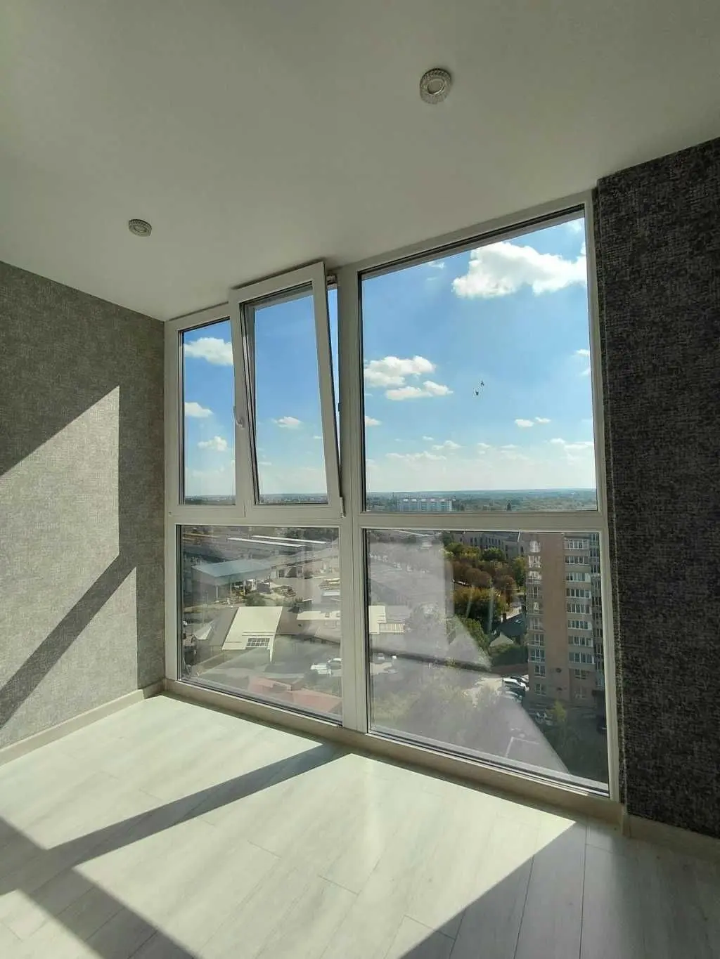 Фото Selling a 1-room apartment, 44 sq.m., Rivnenska Street 4 Lutsk, price: 68000 USD, code 9121