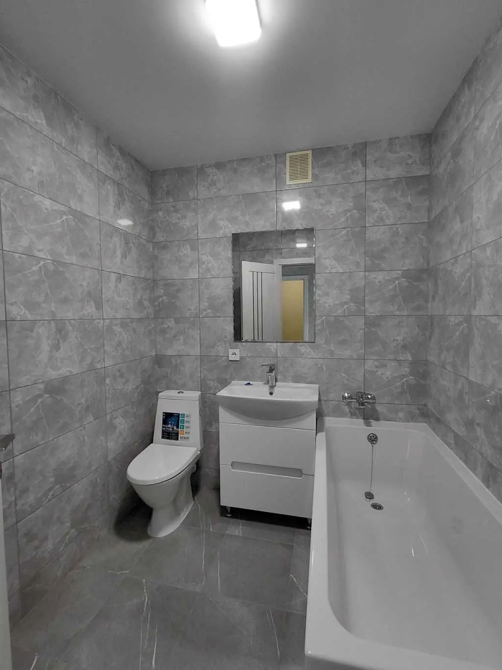 Фото Selling a 1-room apartment, 44 sq.m., Rivnenska Street 4 Lutsk, price: 68000 USD, code 9121