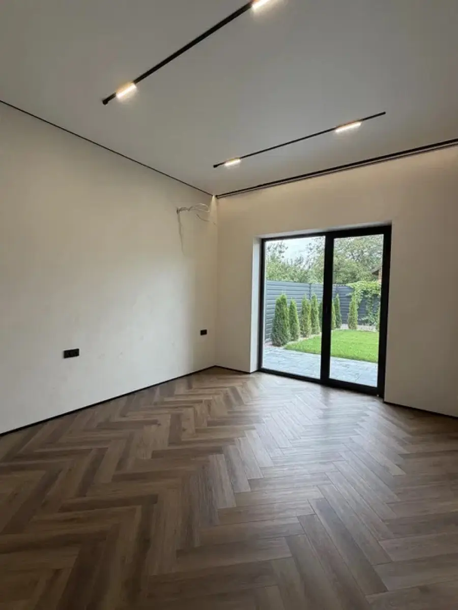 Фото Продаю будинок, 150 кв. м, Центральна вул.  Київ, ціна: 200000 $, код 9128