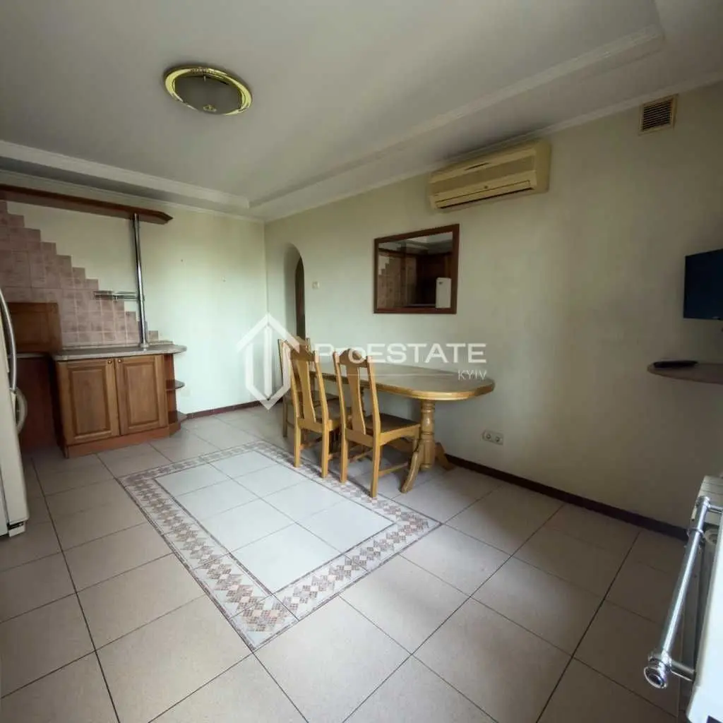 Фото Продаю 2-комнатную квартиру, 65 кв. м, Братиславская ул. 7 Киев, цена: 78000 USD, код 9129