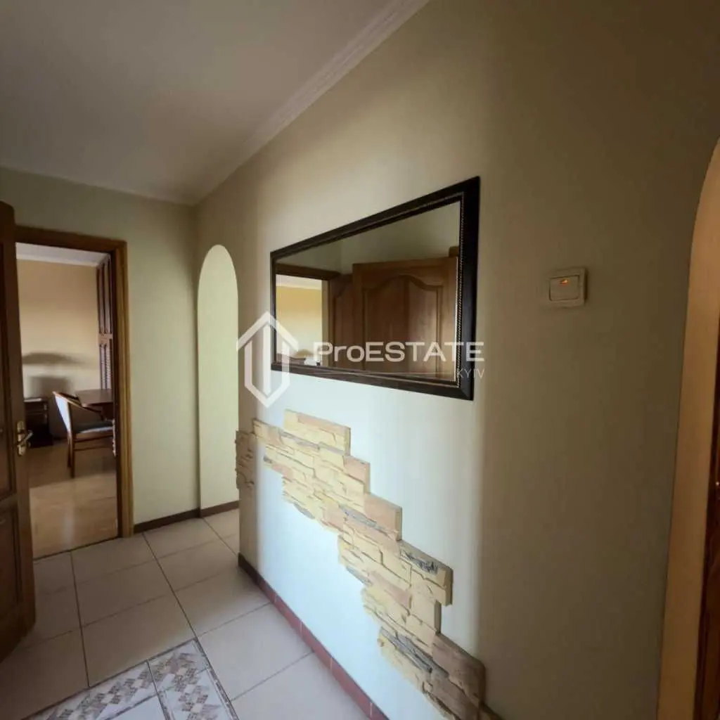 Фото Продаю 2-комнатную квартиру, 65 кв. м, Братиславская ул. 7 Киев, цена: 78000 USD, код 9129