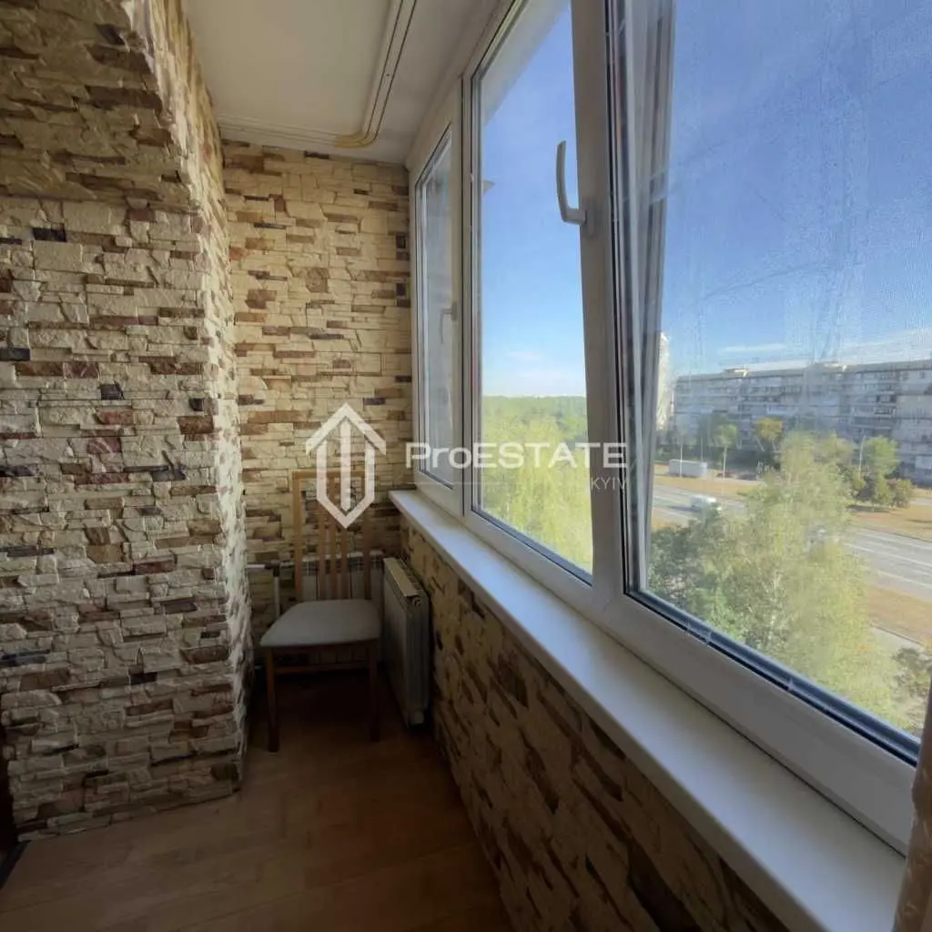 Фото Продаю 2-комнатную квартиру, 65 кв. м, Братиславская ул. 7 Киев, цена: 78000 USD, код 9129