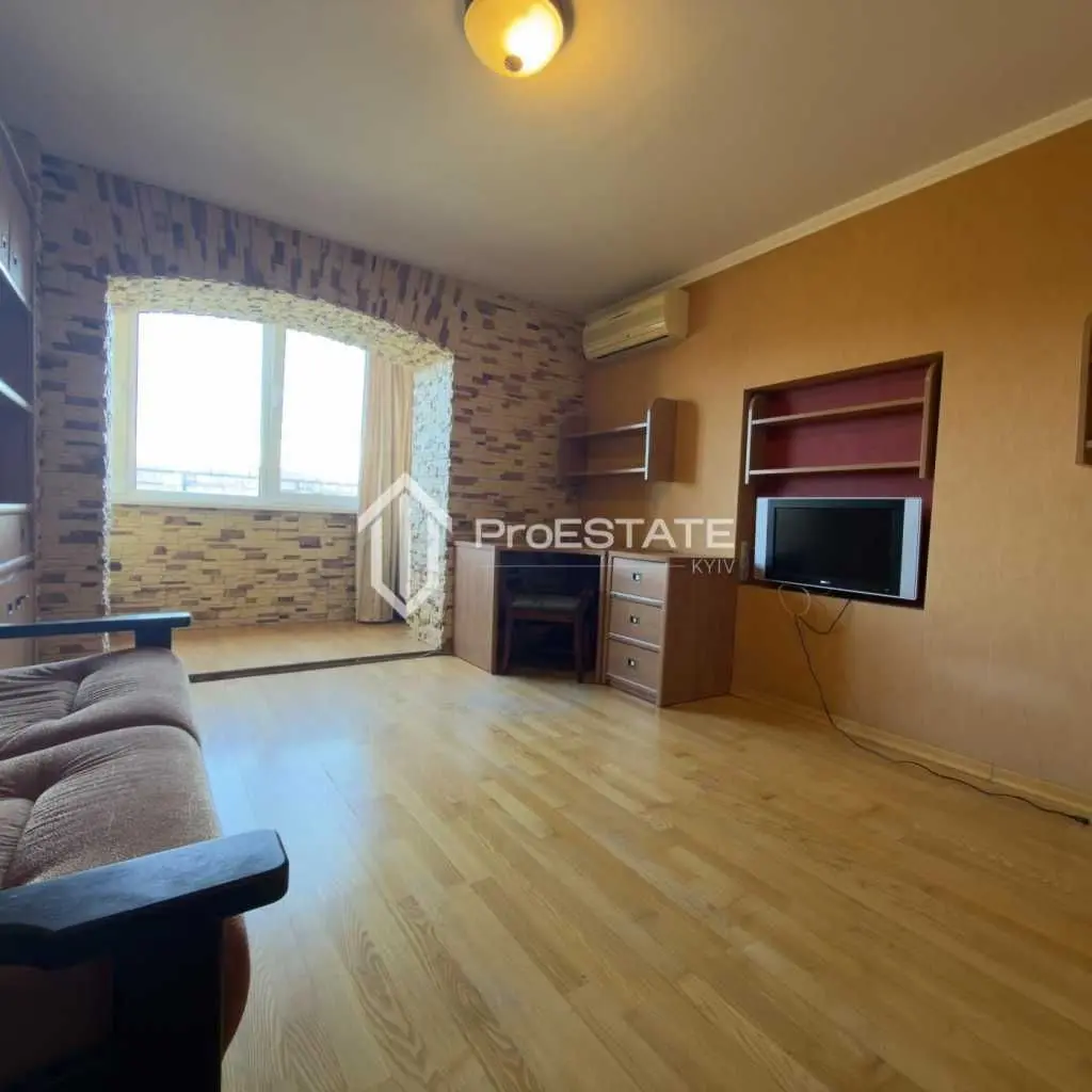 Фото Продаю 2-комнатную квартиру, 65 кв. м, Братиславская ул. 7 Киев, цена: 78000 USD, код 9129