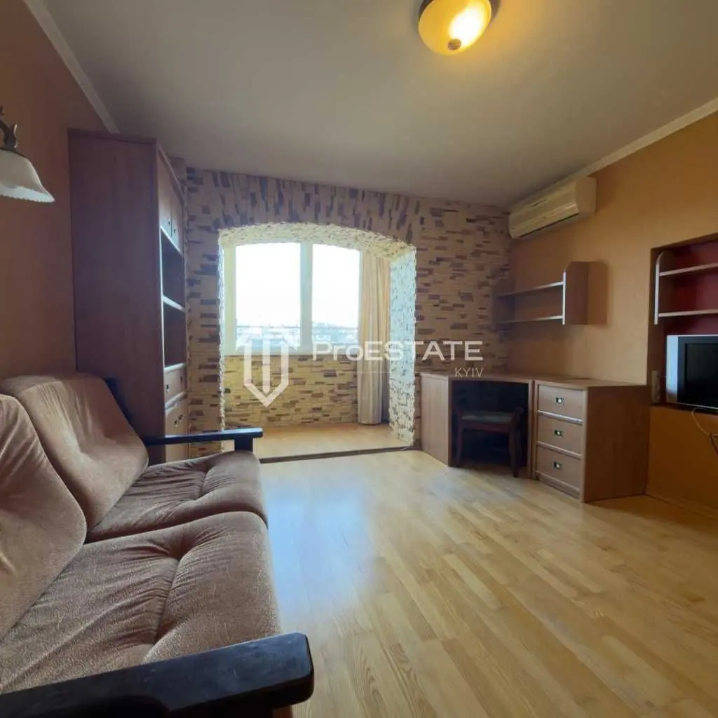 Фото Продаю 2-комнатную квартиру, 65 кв. м, Братиславская ул. 7 Киев, цена: 78000 USD, код 9129