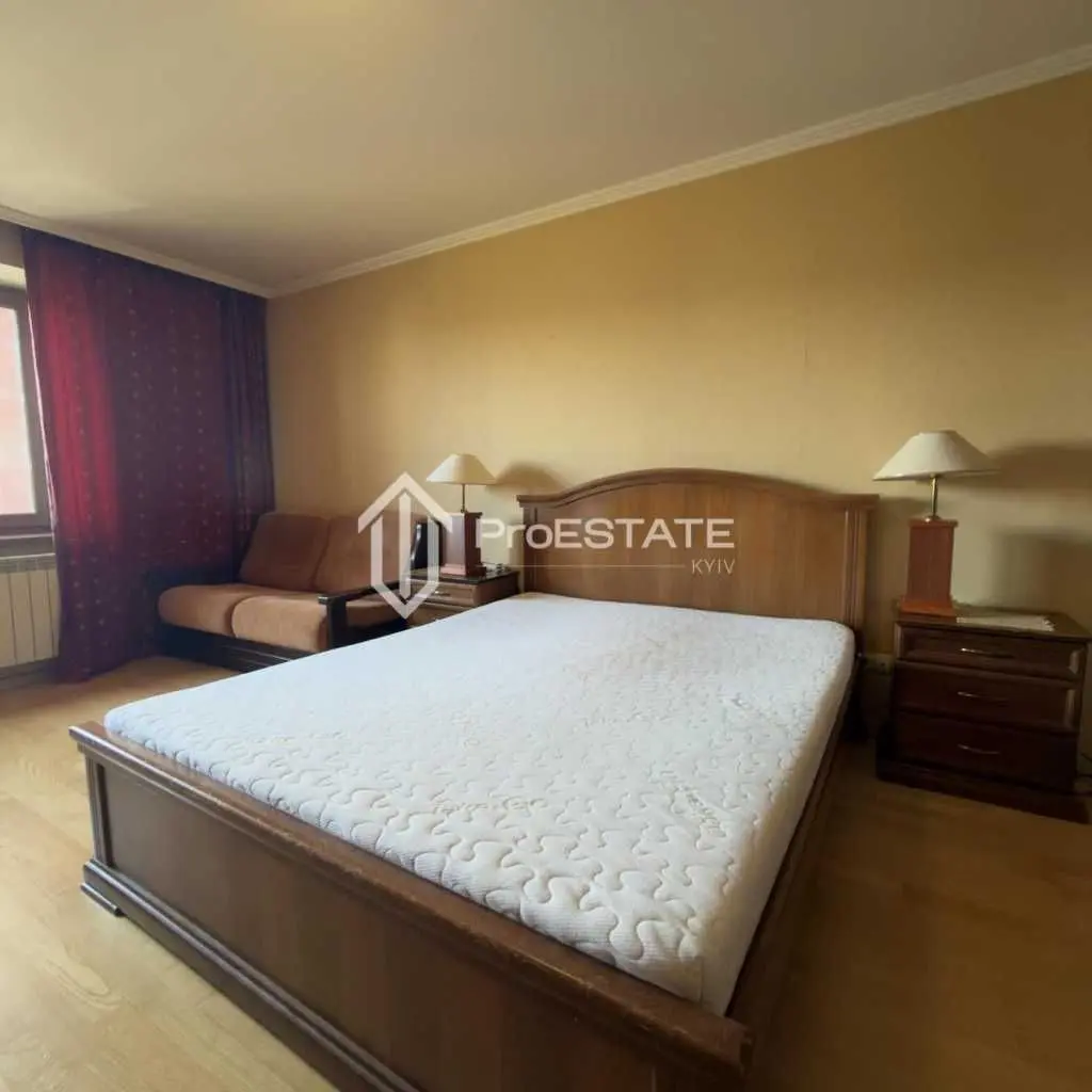 Фото Продаю 2-комнатную квартиру, 65 кв. м, Братиславская ул. 7 Киев, цена: 78000 USD, код 9129