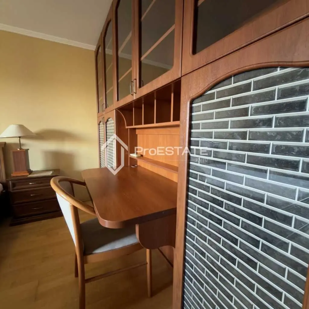 Фото Продаю 2-комнатную квартиру, 65 кв. м, Братиславская ул. 7 Киев, цена: 78000 USD, код 9129
