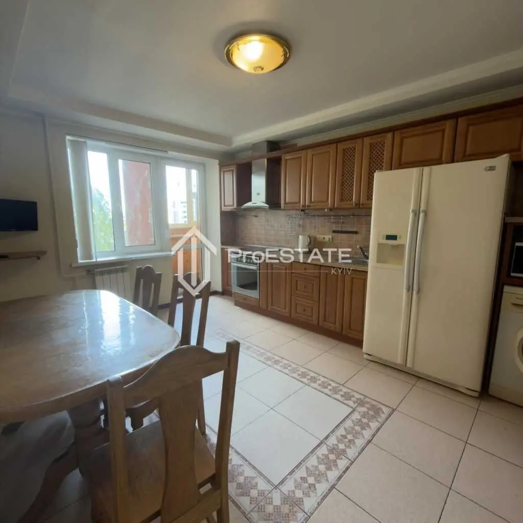 Фото Продаю 2-комнатную квартиру, 65 кв. м, Братиславская ул. 7 Киев, цена: 78000 USD, код 9129